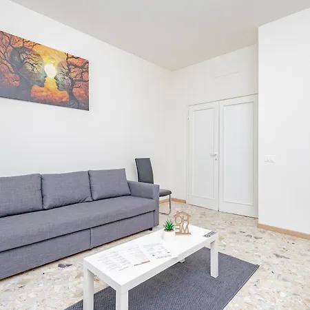 Apartament Golden House